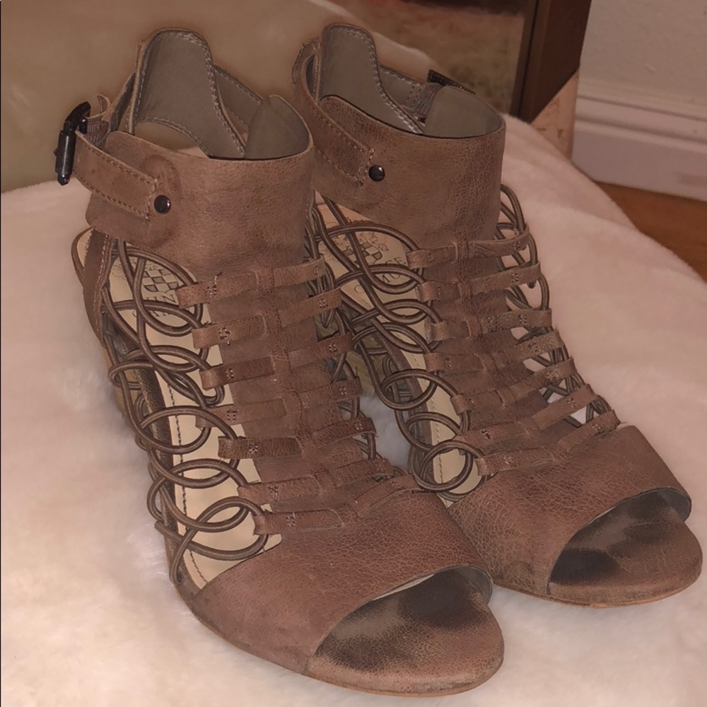 Vince Camino Tan Evel Sandle Wedges